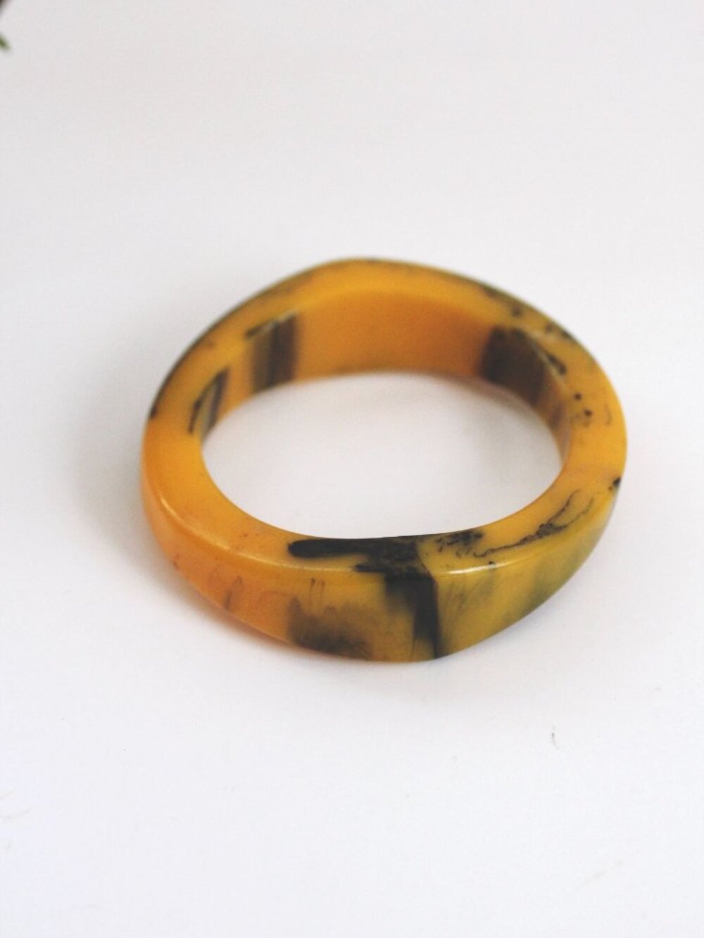 Vintage Marbled Butterscotch Mustard Yellow Marble Bakelite Bangle Bracelet Art - Picture 4 of 7
